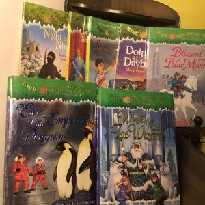 7 Magic Tree House Books!!